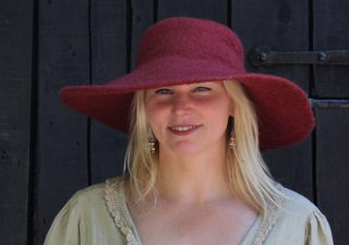Elegante Gevilte Hoed in Rood