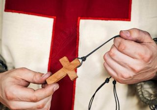 Kreuzritter - Pilgers - Holzkreuz Anhänger 7 cm