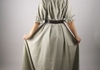 Mittelalterkleid in Hanffarbe