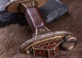 Scandinavisch Viking Vendelzeit zwaard met messing gevest, Damascus-lemmet