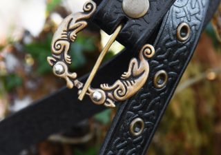​Kelten Ledergürtel mit Schnalle und Prägung in Keltischem Muster in schwarz