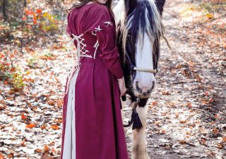 ​Mittelalterkleid in Rot/Natur