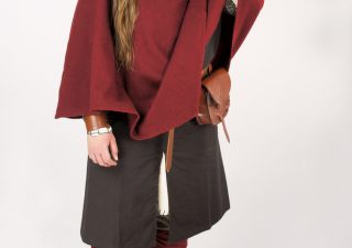 ​​Viking Kaproen, Wol met grote kraag in Rood