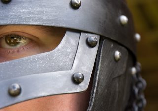 Vikingtijd Brilhelm Raven in maat M en L