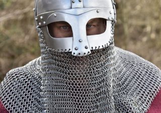 Vendelzeitlicher Spangenhelm mit Kettenbrünne