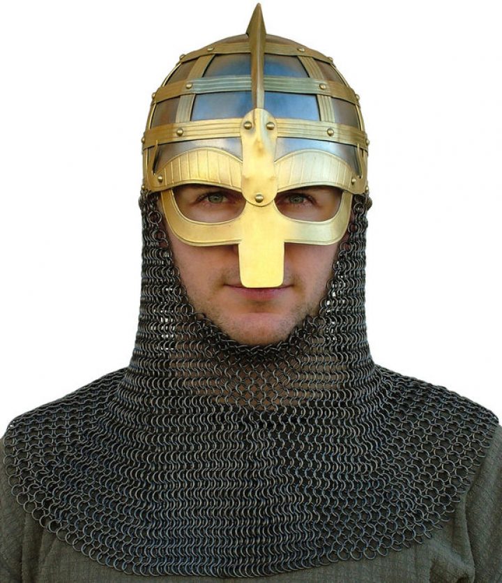 Vendelzeit Helm mit Kettenbrunne