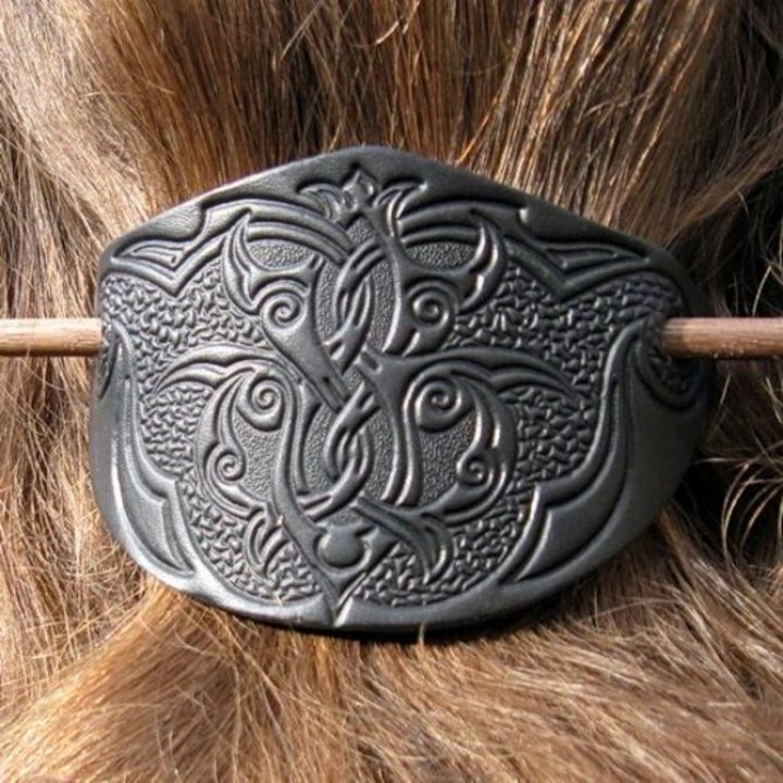 Renaissance Große Haarspange, geprägt mit einem Arabesken-Motiv