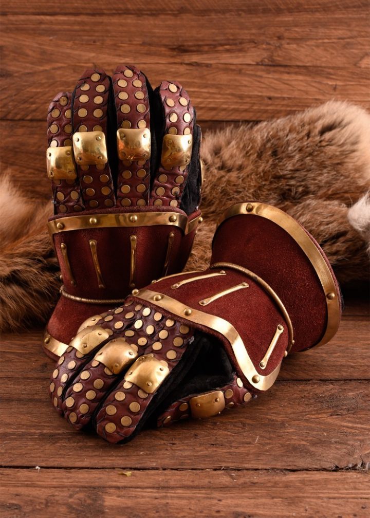 Hourglass Gauntlets, red/gold 14e eeuws