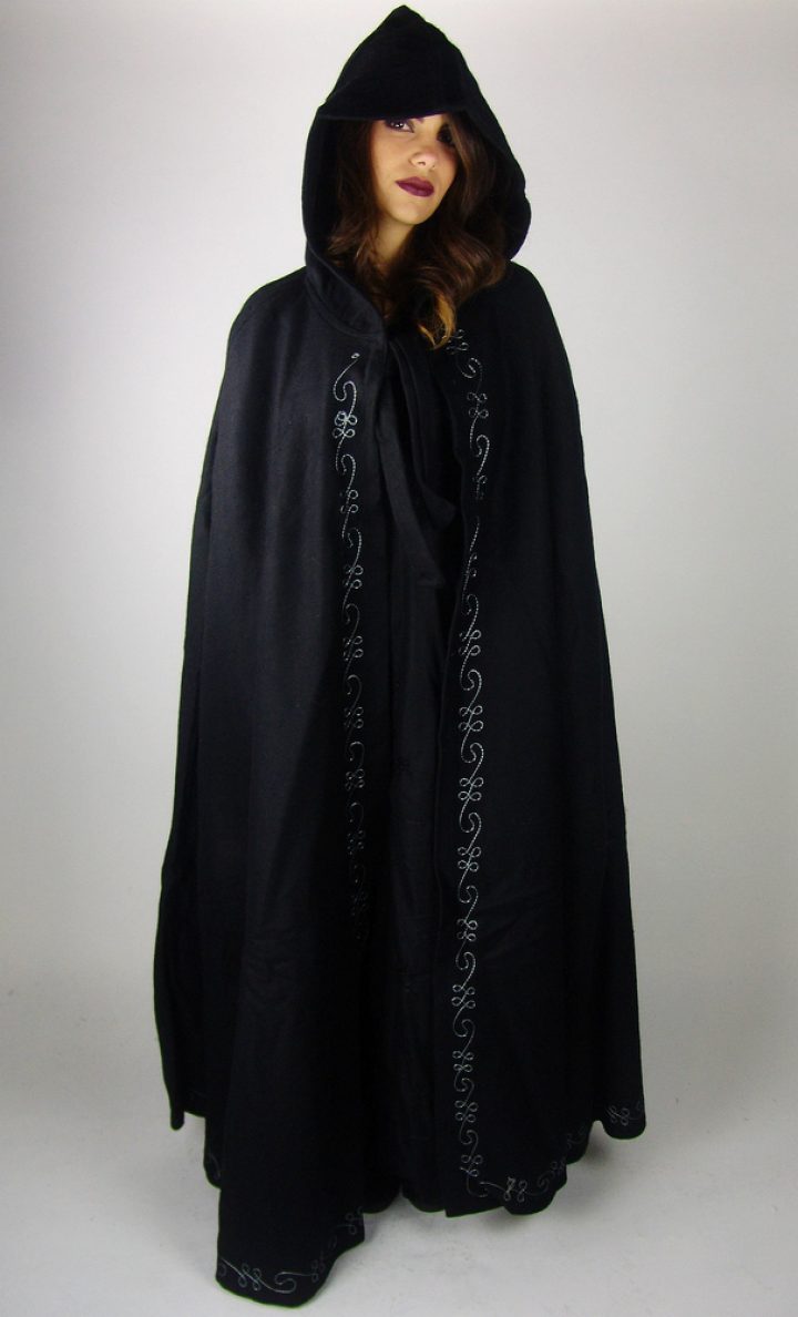 Middeleeuwse Cape Wol in Zwart met Borduursels, 160 cm