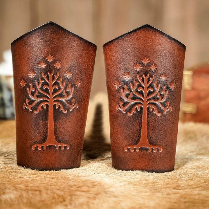 ​Leren Polsbeschermers-Bracers met het reliëf van de Tree of Gondor van Lord Of The Rings in het Bruin!