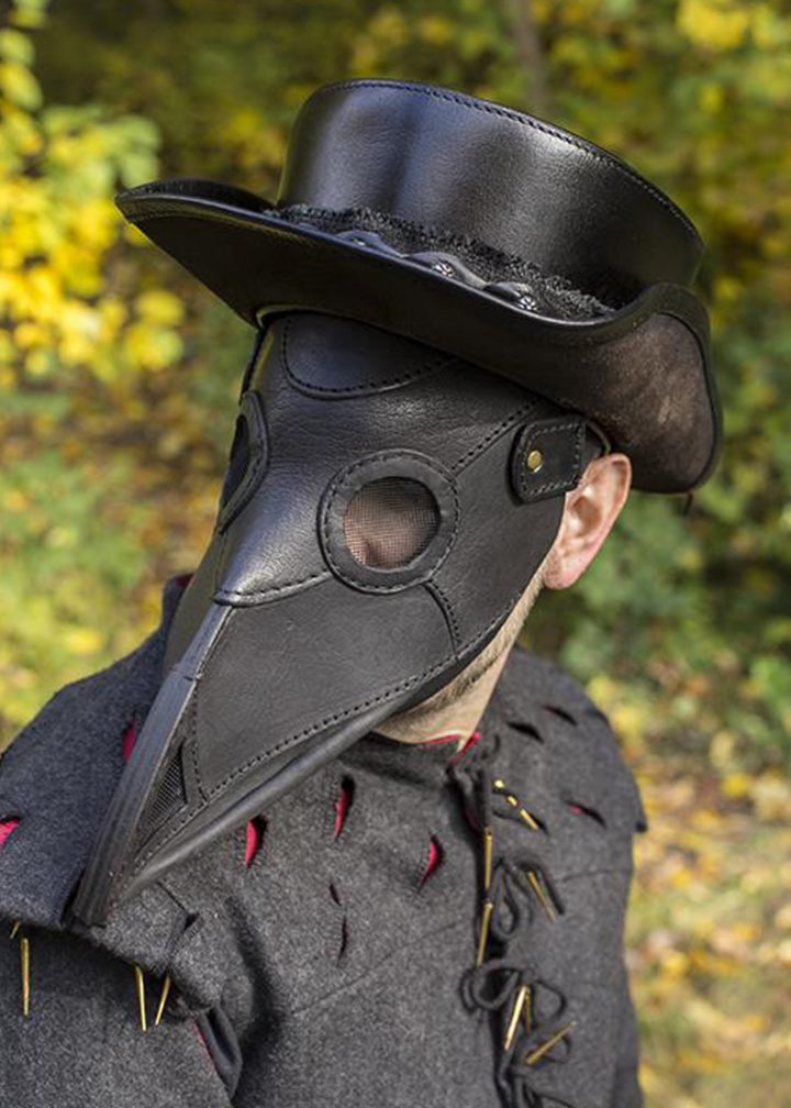 Pestdokter Masker, gemaakt van bruin of zwart leer