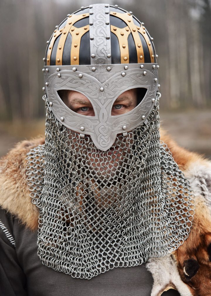 Viking Brilhelm, Spangenhelm met Maliënkolder