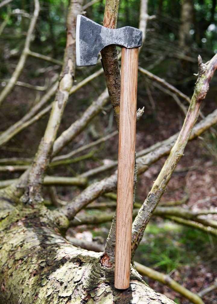 Vikingbijl van staal, handgesmeed, type D.