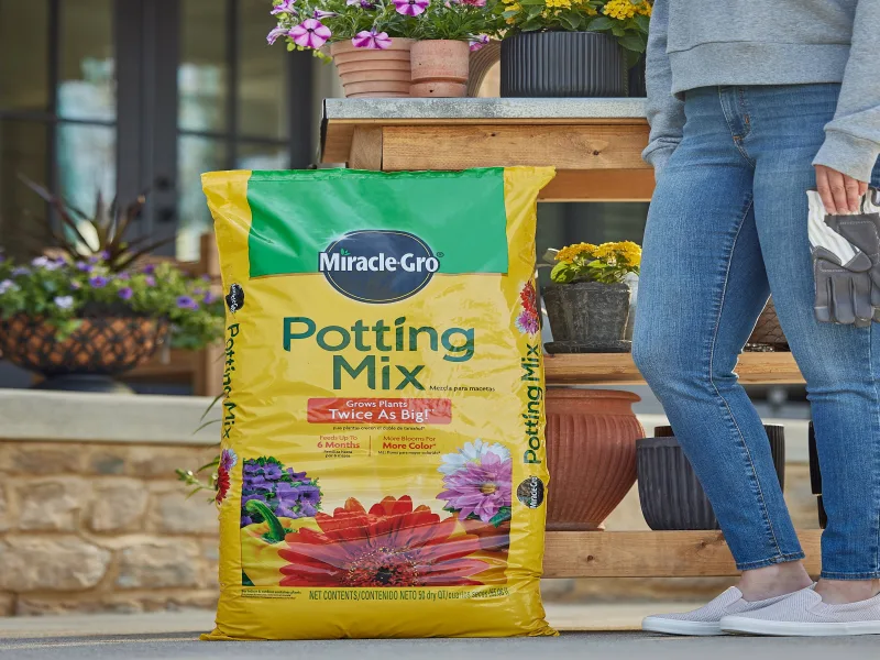 Miracle-Gro Potting Mix, For Indoor or Outdoor Potted Plants, Flowers, Shrubs, 50 qt. - Image 6