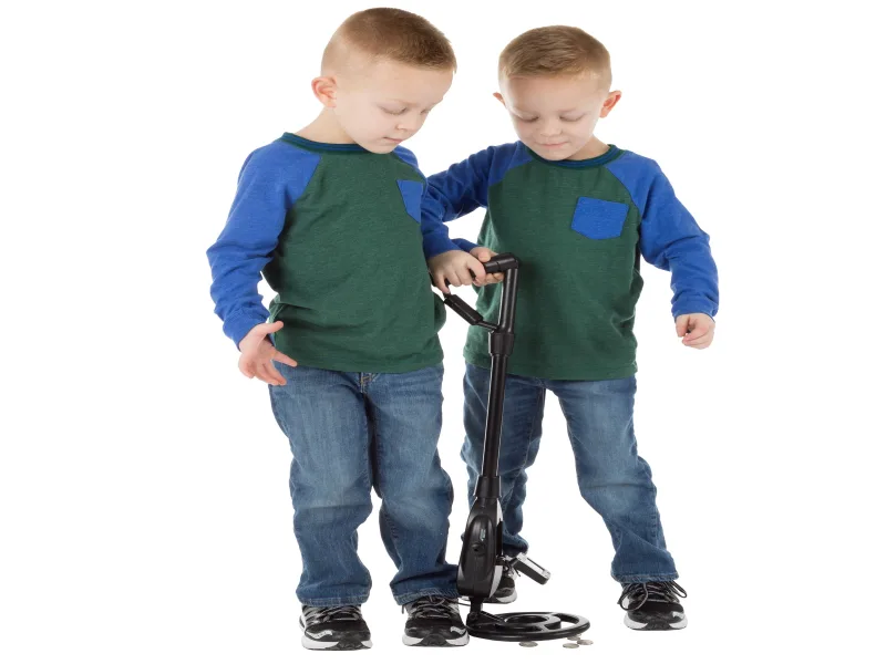 Metal Detector for Kids - Junior Treasure Finder for Boys and Girls Science Toys by Hey! Play! - Image 4