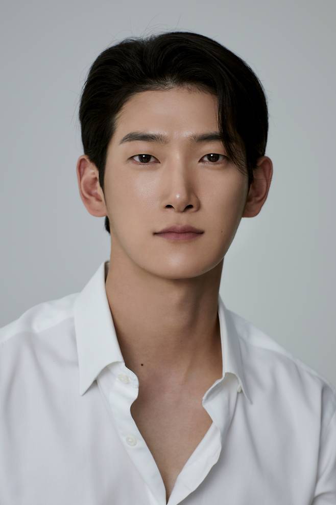 Kim Woo Dam