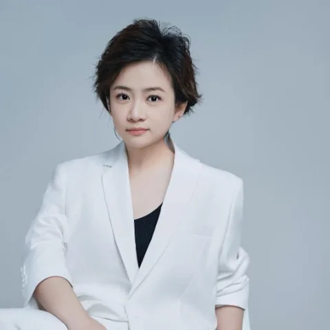 袁立