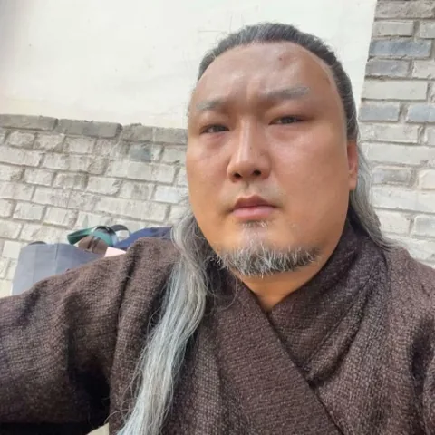 魏鑫