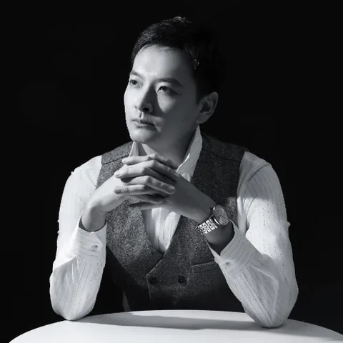 张玉昂