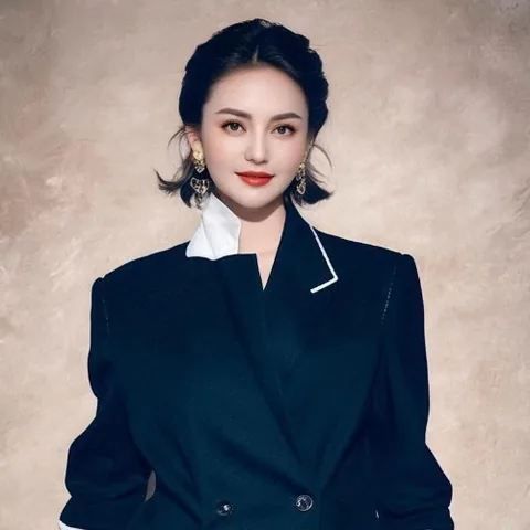 李红君