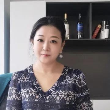 何丽