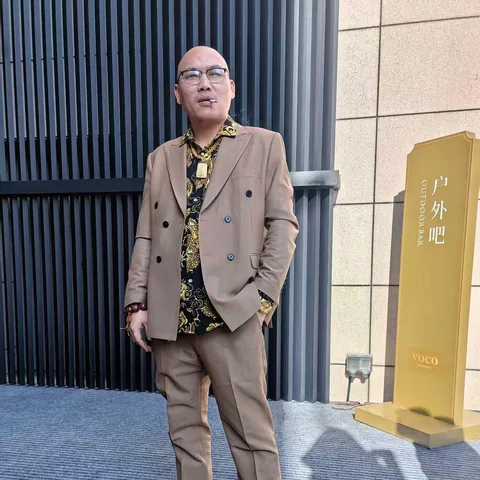 韩砚鹏
