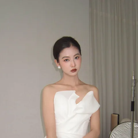 新瑜