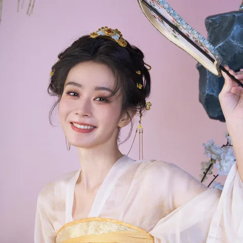 黄汐然