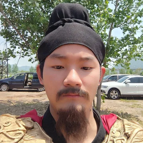 桂英俊