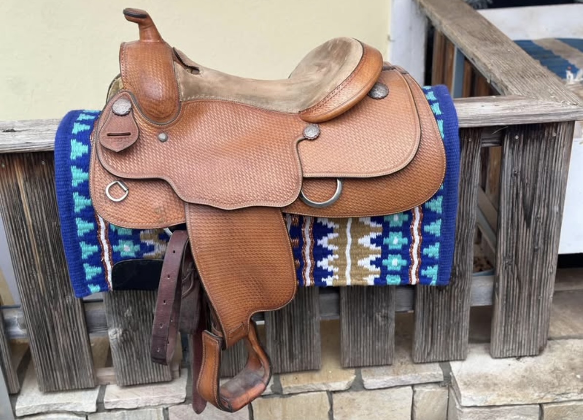 Blue Ribbon Western Saddle