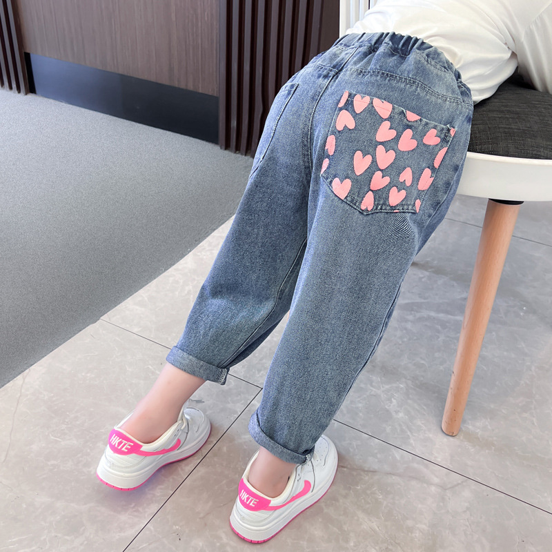 粉色愛心口袋牛仔褲