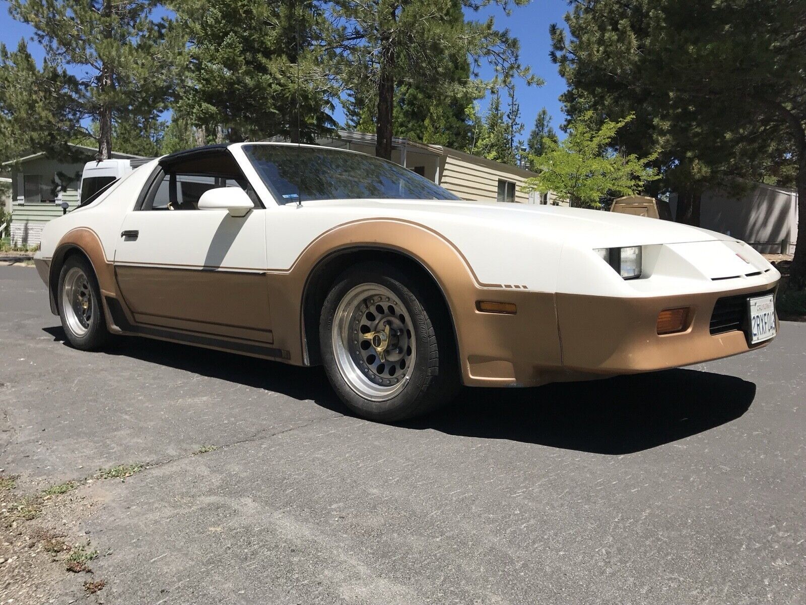 1985 Chevrolet Camaro 2