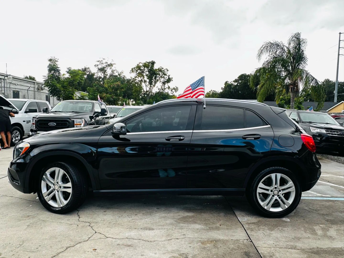 MERCEDES-BENZ GLA-Class