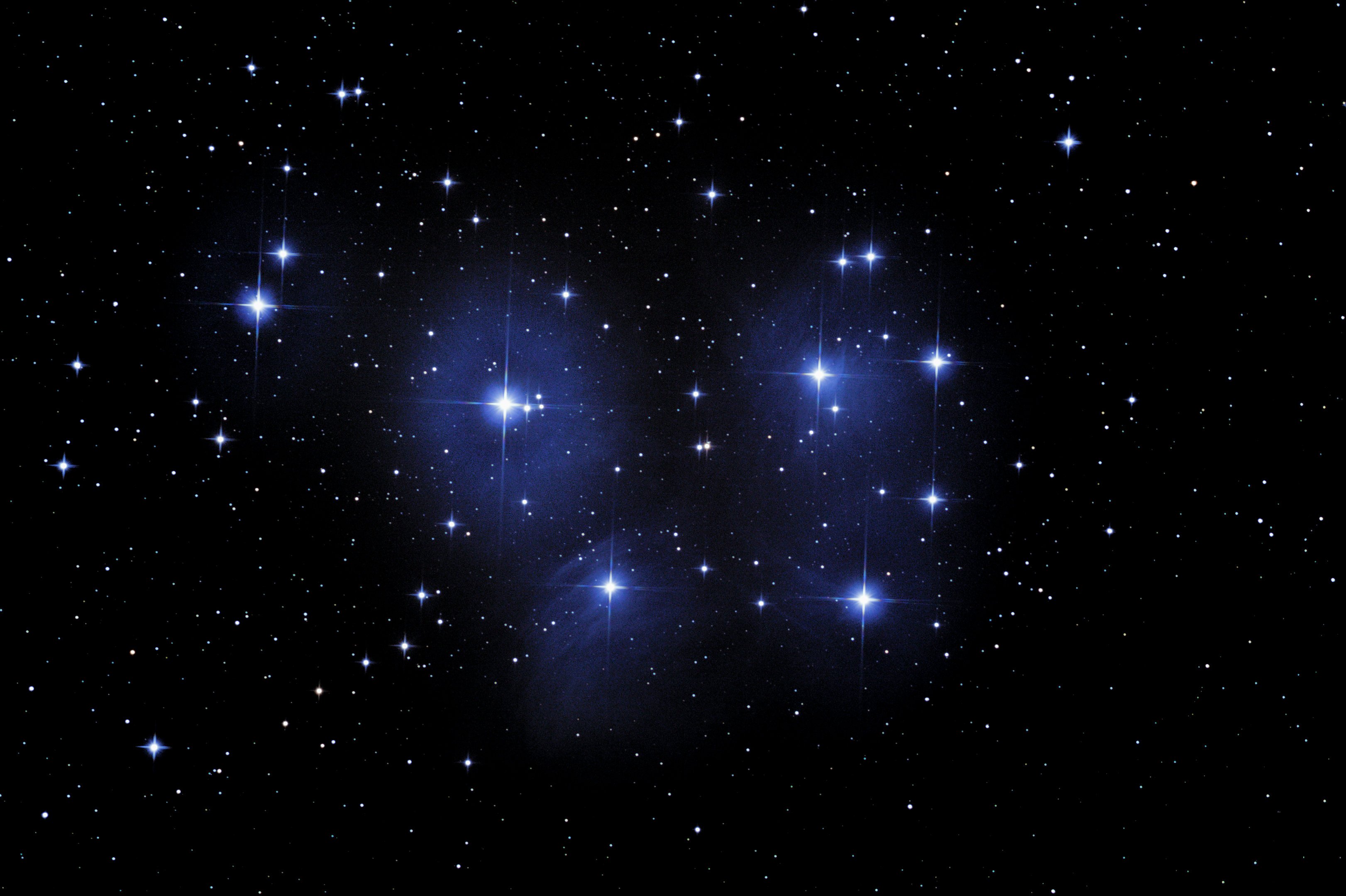Созвездие звезды плейона. Плейона звезда. Pleione звезда. Starcluster.