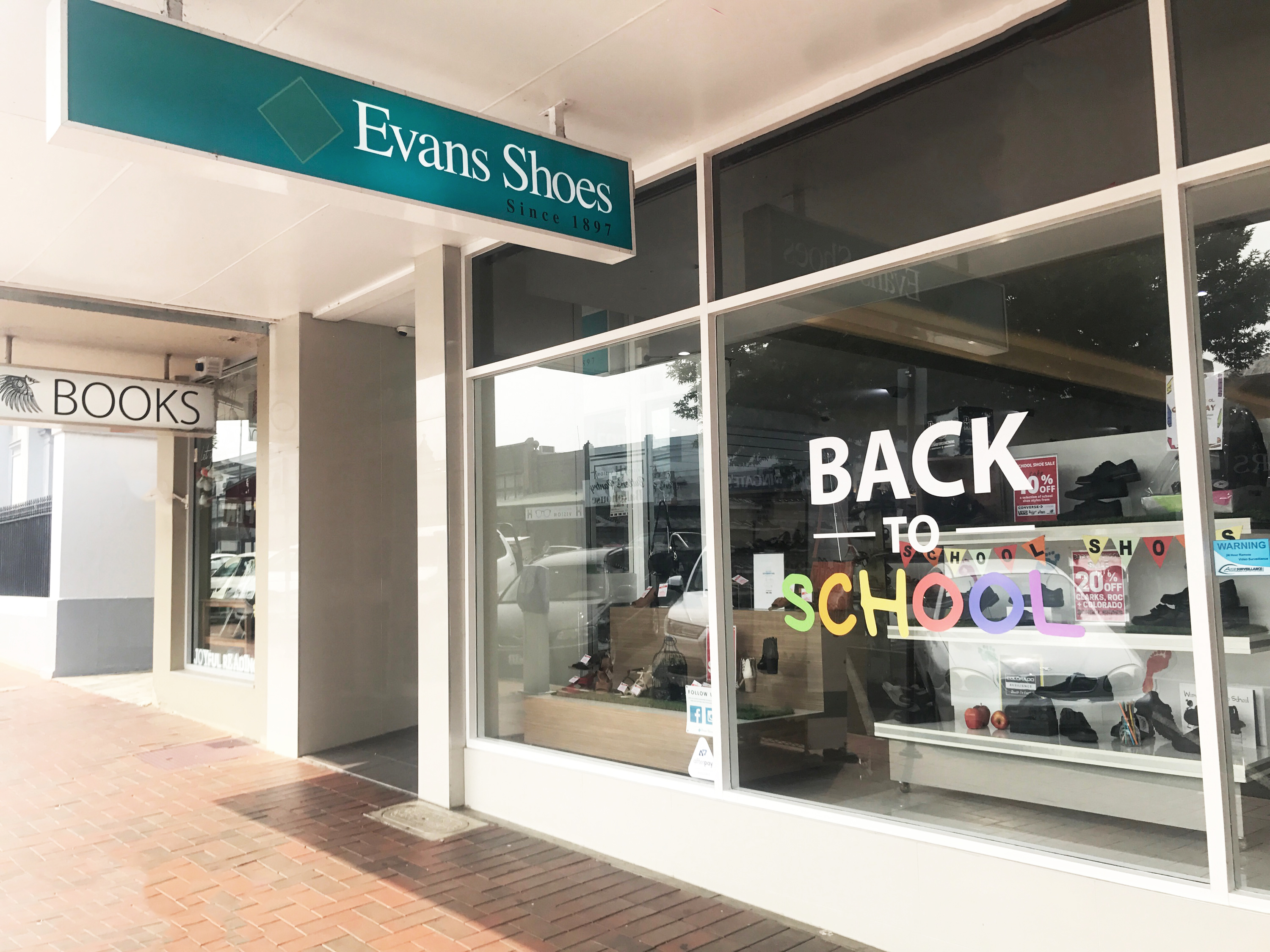 evans shoes bendigo hours