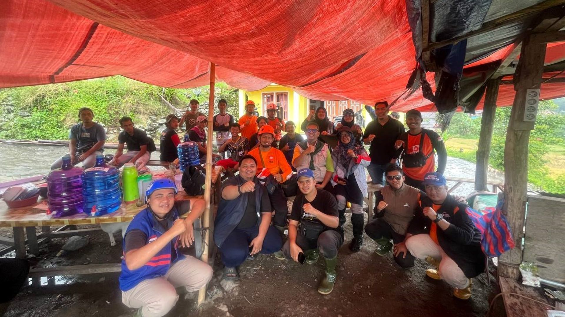 DT Peduli Sumbar Buka Dapur Umum dan Layanan Kesehatan untuk Penyintas Longsor Agam