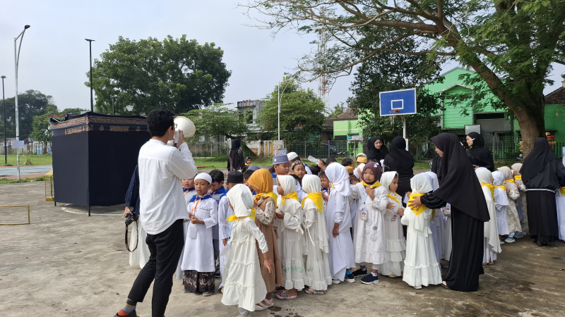 Menanamkan Cinta Ibadah Haji Sejak Dini, DT Peduli Gelar Manasik Haji Bersama TK Elbaith Rif'a