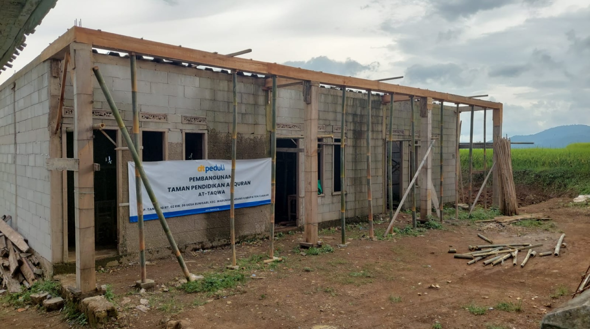 DT Peduli Cianjur Salurkan Dana Crowdfunding untuk Peningkatan Sarana Belajar di RA At-Taqwa