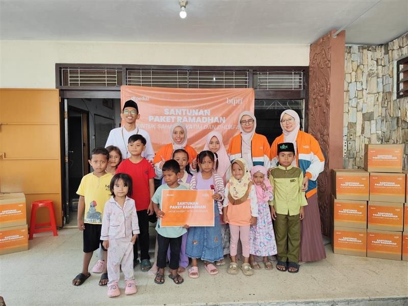 BTPN Syariah Bagikan Santunan Paket Ramadhan kepada Nasabah di Cirebon