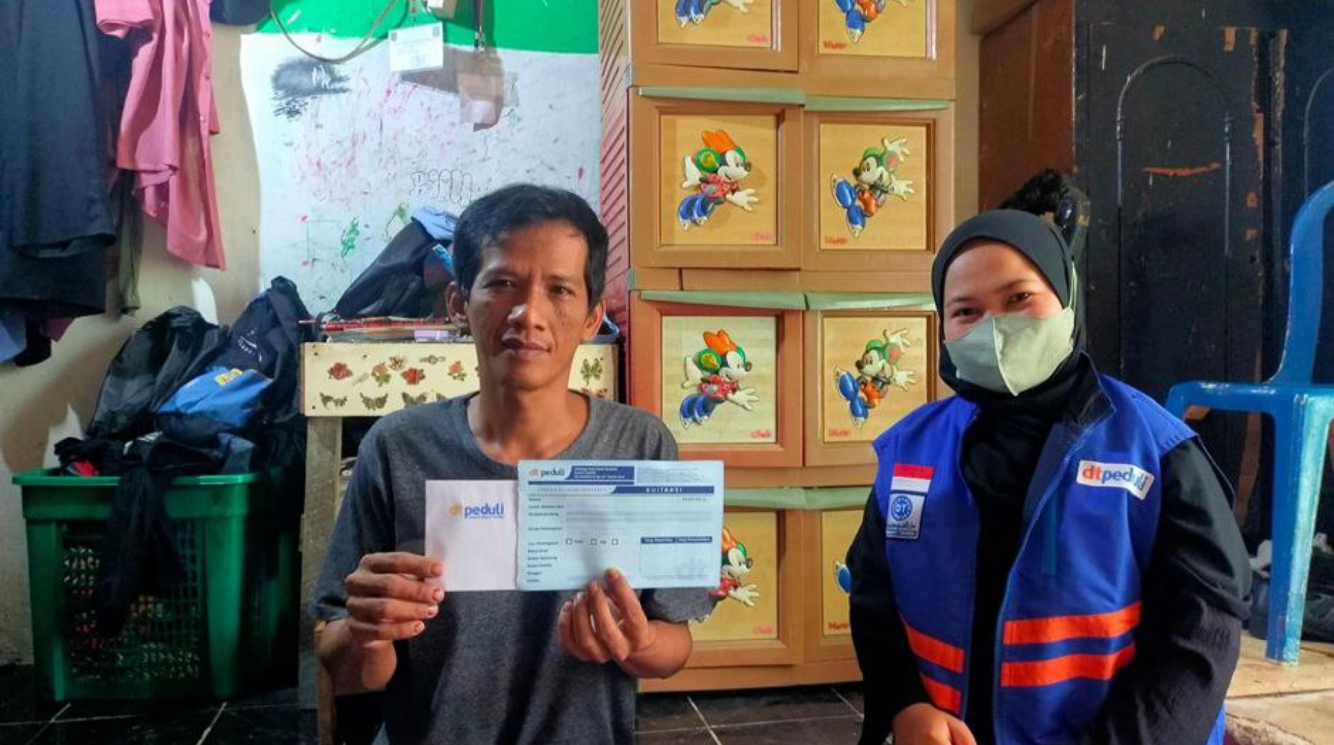 DT Peduli Depok Salurkan Bantuan Pendidikan untuk Salah Seorang Siswa Berprestasi di SMPN 3 Depok