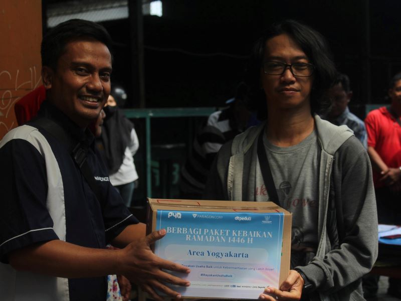 Bantu Masyarakat Yogyakarta dan Pekerja Becak Ontel Menyambut Idulfitri, Paragon Bersama DT Peduli Yogyakarta Sebar 150 Paket Bingkisan Lebaran