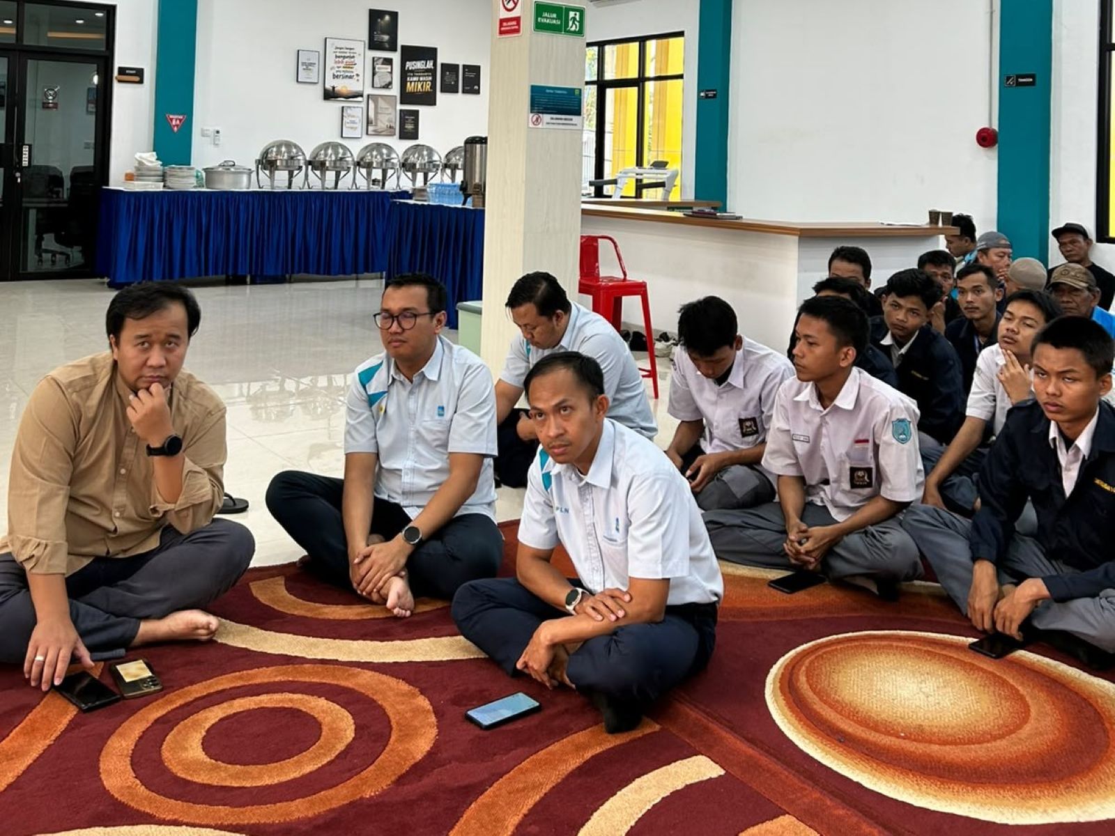 Kuatkan Spirit Ibadah, DT Peduli Cianjur Hadirkan Kajian Keutamaan Shalat di Kantor PLN