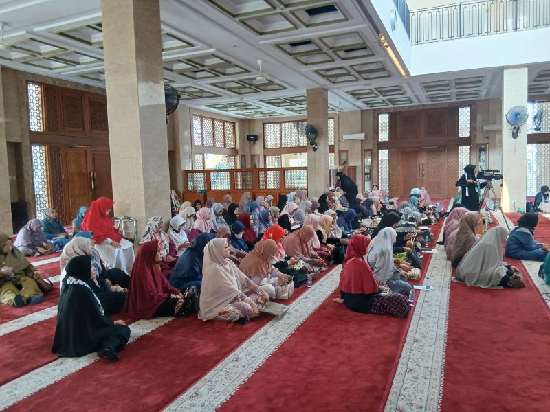 DT Peduli dan MT Muslimah Baitul Hikmah Gelar Kajian Dhuha tentang Adab Bermedia Sosial