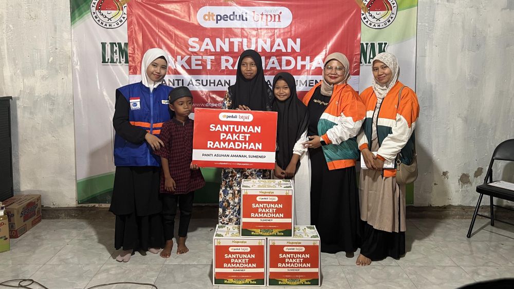 Hadirkan Kebahagiaan Yatim dan Dhuafa di Sumenep, DT Peduli dan BTPN Syariah Salurkan Santunan Paket Ramadhan