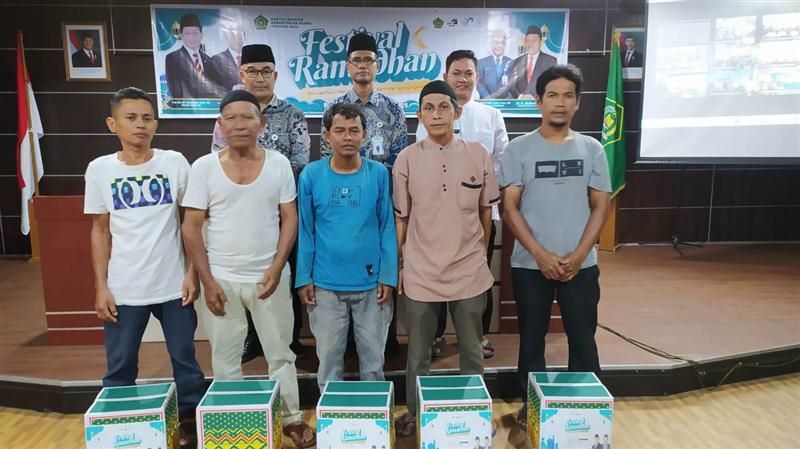 Festival Ramadhan 1446 H: Kemenag Provinsi Riau bersama DT Peduli Riau salurkan Paket Bingkisan Lebaran