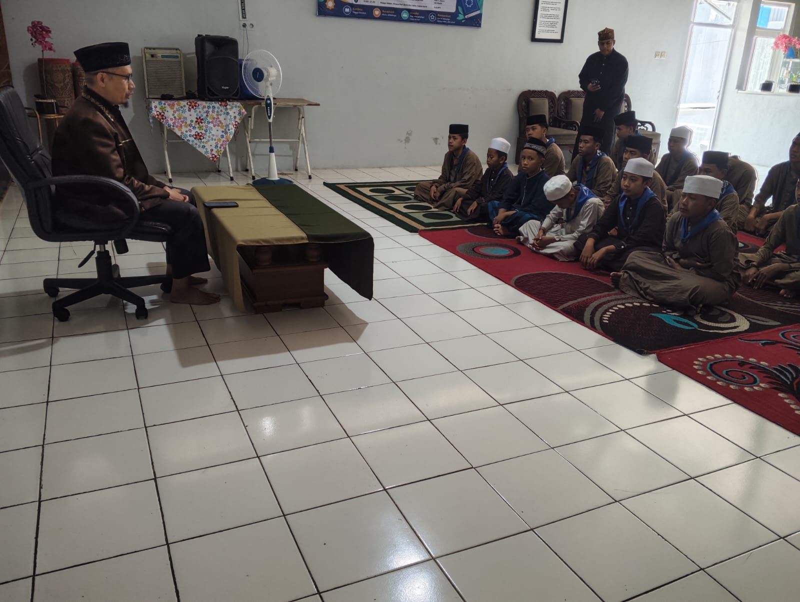 Bangkitkan Semangat Belajar, Rumah Peduli Yatim DT Peduli Bandung Gelar Kegiatan Motivasi Bersama Ustaz Suherman