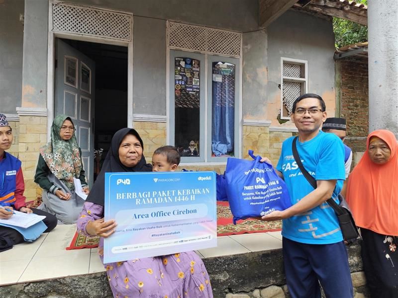 Gandeng DT Peduli, Paragon DC Cirebon Bagikan Paket Kebaikan Ramadhan untuk 129 Lansia dan Dhuafa