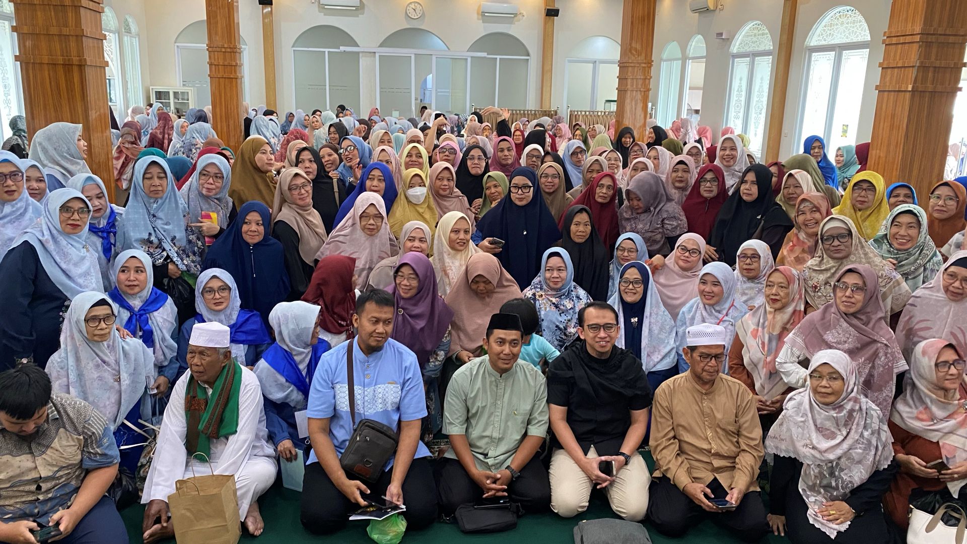DT Peduli dan MT Al-Hijrah Gelar Kajian Finding Inner Peace di Masjid An-Nahl Al-Mubarokah Palm Hills Cilegon