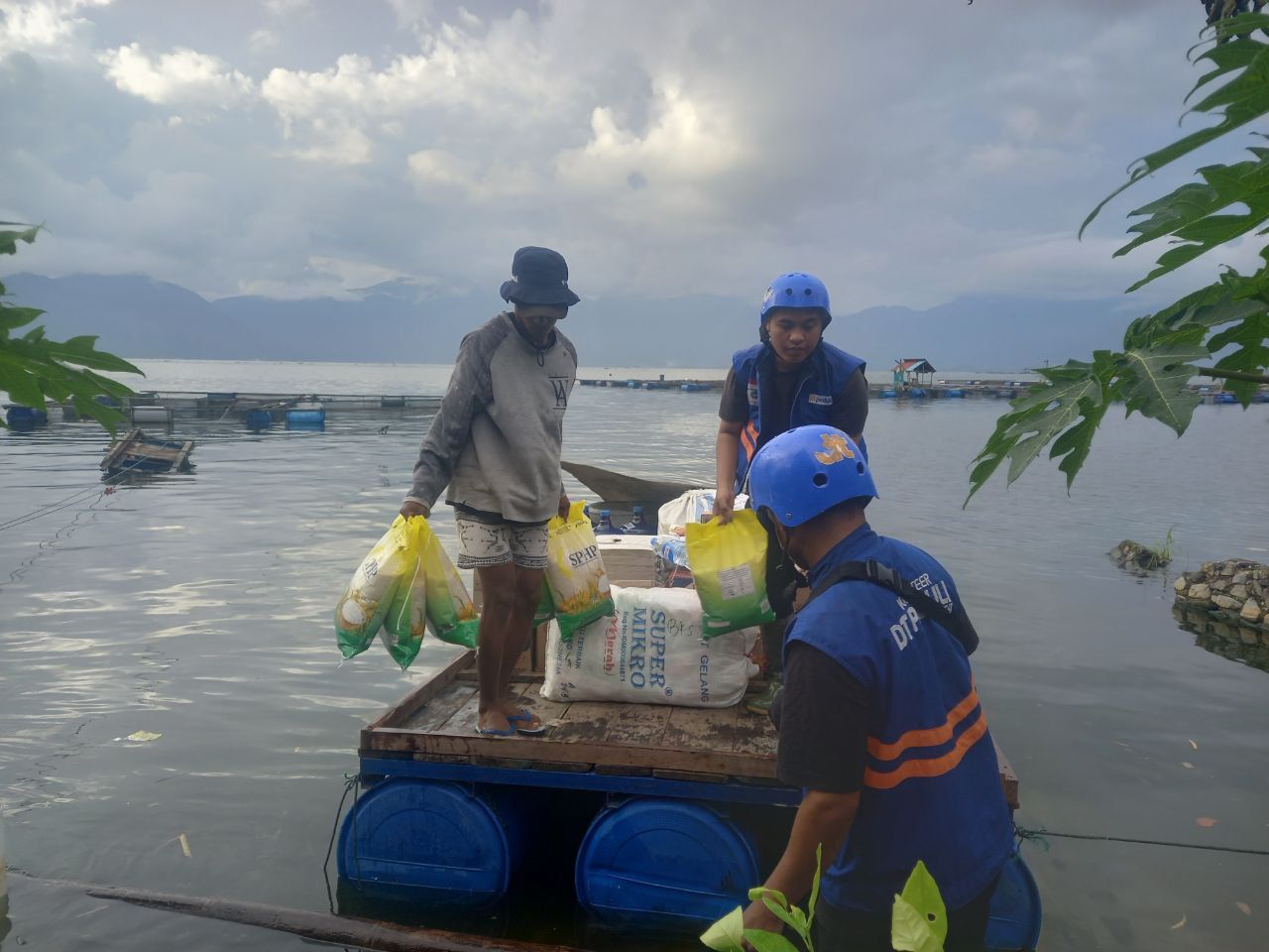 DT Peduli Sumbar Salurkan Bantuan Darurat untuk 793 Warga Terdampak di Agam