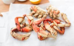 Fresh Cooked, Cracked, Cleaned Dungeness Crab (1 Crab)